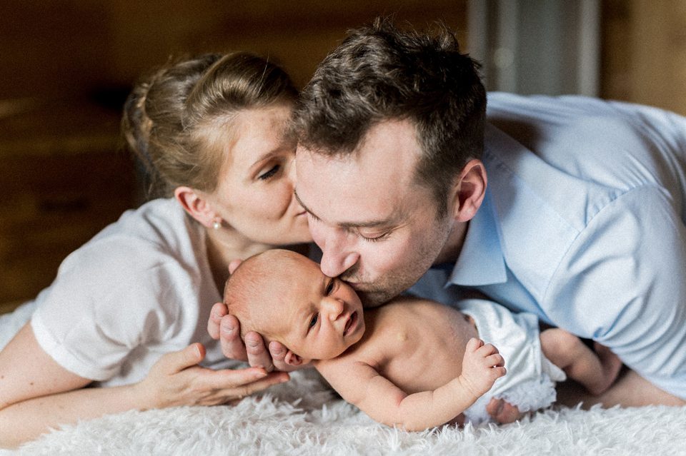 babyfotos rosenheim neugeborenen fotoshooting homestory 25